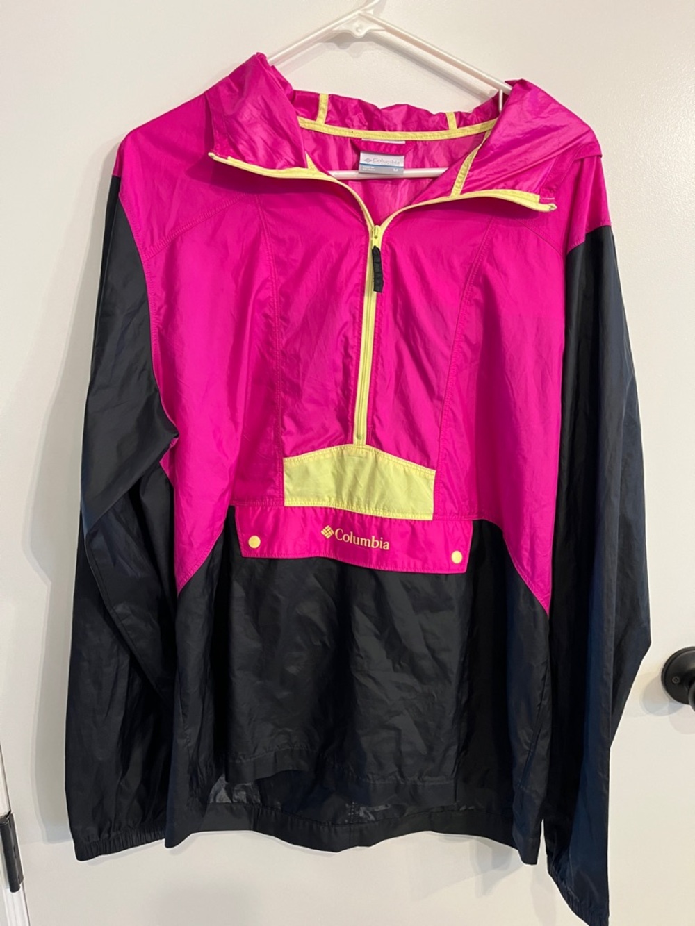 Vintage women’s size medium Columbia running windbreaker hooded jacket